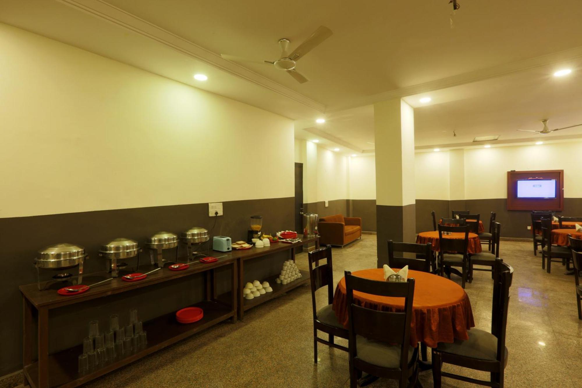 Hotel Sky View At Airport New Delhi Extérieur photo